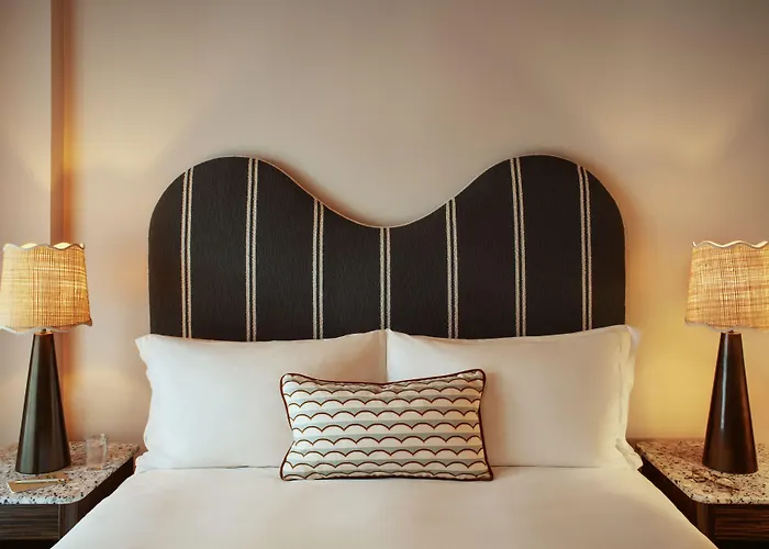 The Hoxton Shepherd'S Bush London